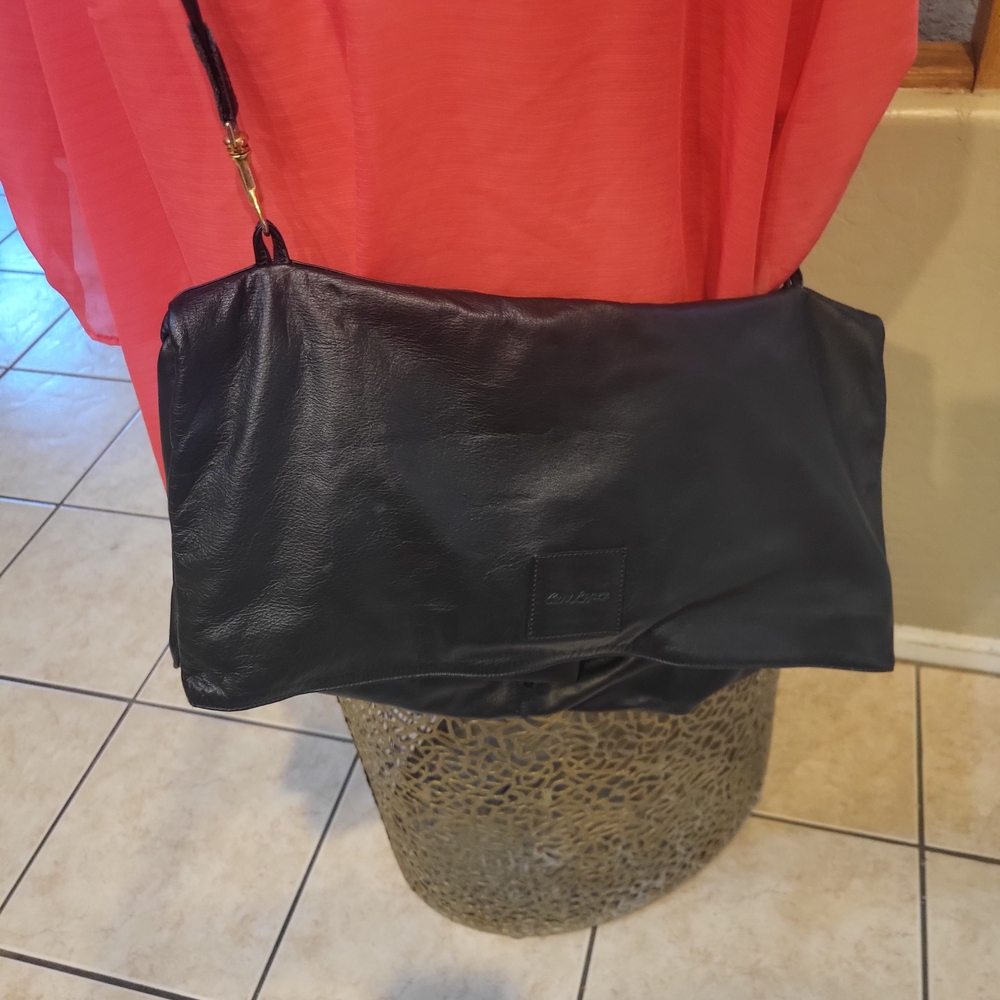 Sleek Black Leather Shoulder Bag